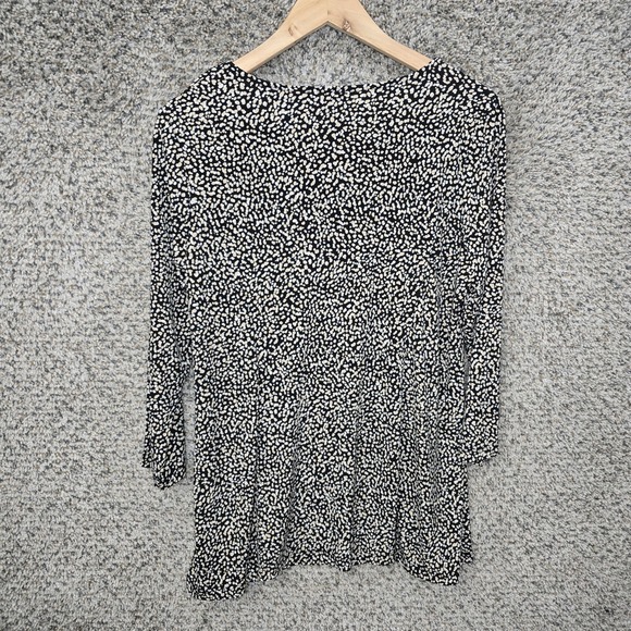 Susan Graver Top Womens Medium Black Printed Liquid Knit Square Neck Blouse - Picture 7 of 7
